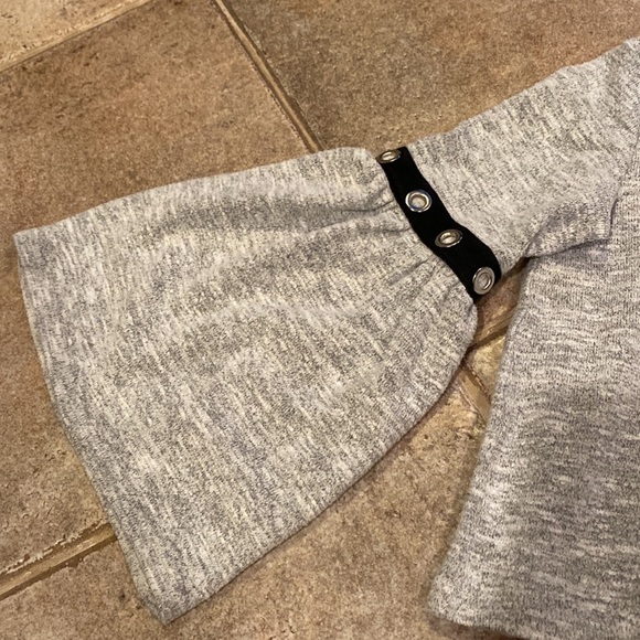 MIA New York kids gray long flared sleeve size 5 - Picture 2 of 5